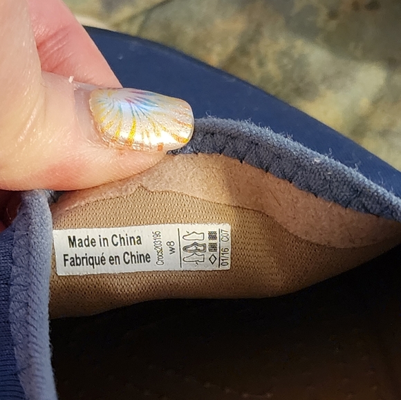 Crocs Comfort Fit Stretch Slip-Ons Size 8 - Picture 3 of 4